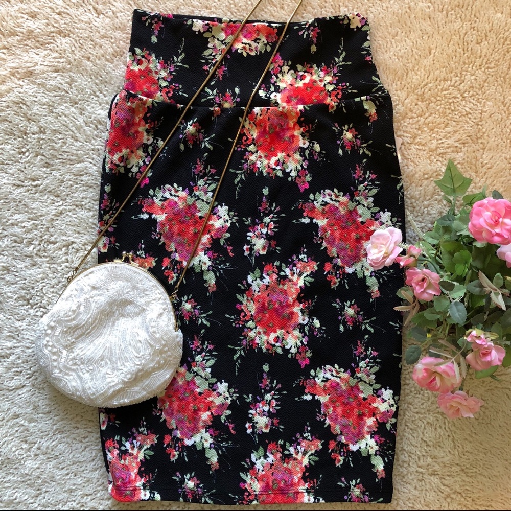 Lularoe Red Floral Watercolor Cassie Skirt